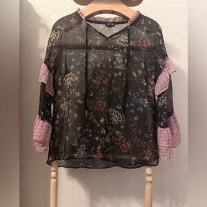 🎀5/$15 a.n.a Black Floral Sheer Blouse with Pink Sleeves